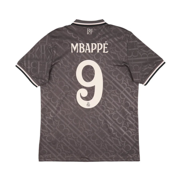 Camiseta de la tercera equipación del Real Madrid CF 2024-25